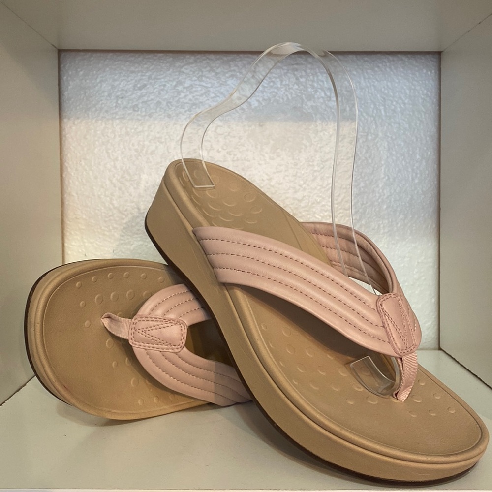 Vionic Pink and Tan Women's Cushioned Thong Sandals